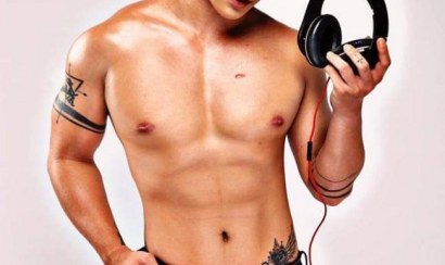 Clip Chương Cố khoe hàng khủng cùng body làm chị em chảy nước