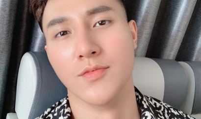 Khoa Vương lộ clip thẩm du cực căng khi đang livestream