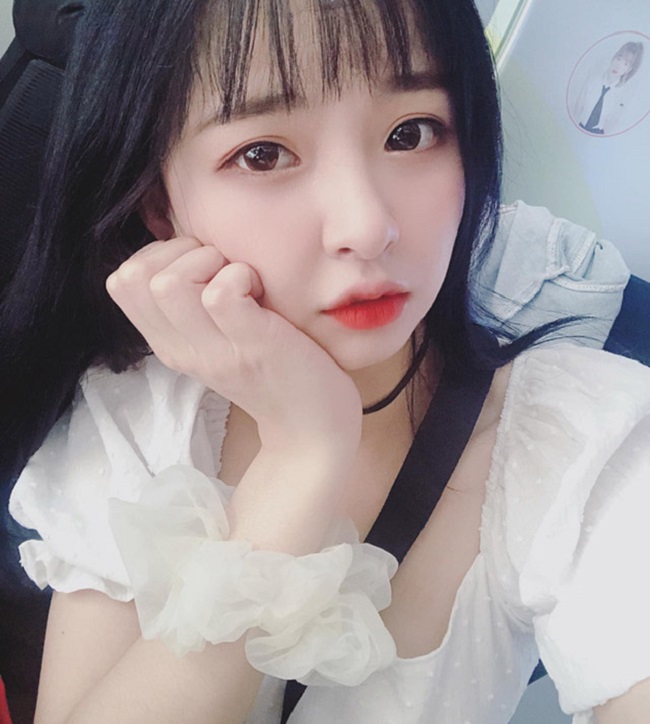 mèo 2k4 lộ clip nóng