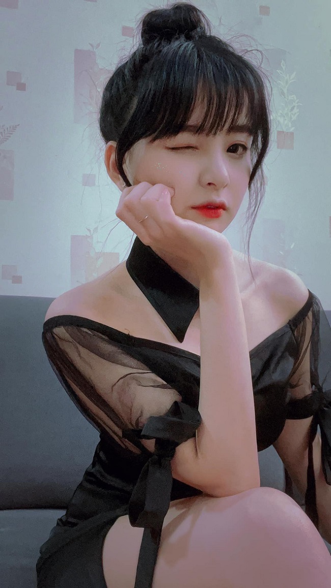 mèo 2k4 lộ clip nóng