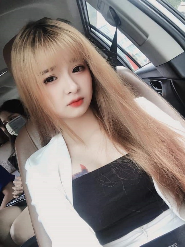 mèo 2k4 lộ clip nóng