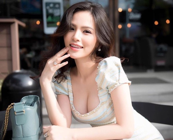 clip phi huyền trang
