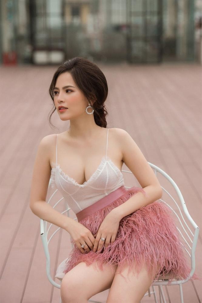 clip phi huyền trang