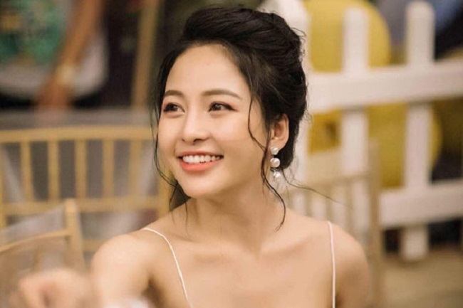 Trâm Anh lộ clip