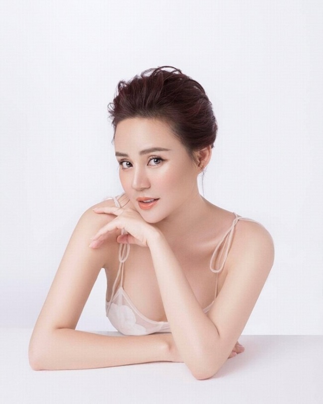 clip n&oacute;ng ca sĩ Vy Oanh
