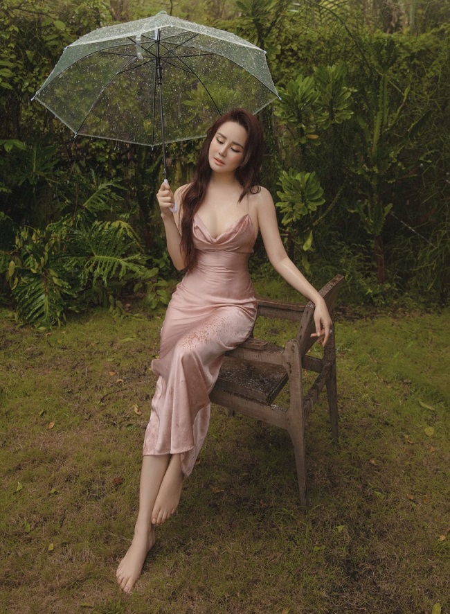 clip n&oacute;ng ca sĩ Vy Oanh