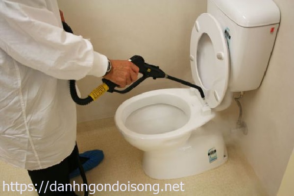 K&eacute;t nước bồn cầu