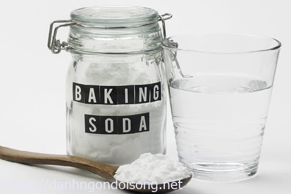 Vệ sinh bồn cầu bằng Baking Soda