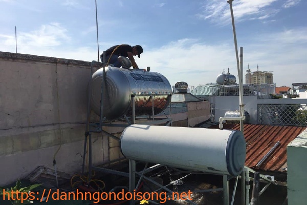 Vệ sinh bồn nước l&agrave; một điều m&agrave; bạn n&ecirc;n l&agrave;m định kỳ