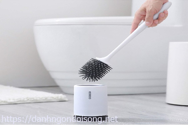 Cọ rửa cũng l&agrave; c&aacute;ch xử l&yacute; m&ugrave;i h&ocirc;i bể phốt