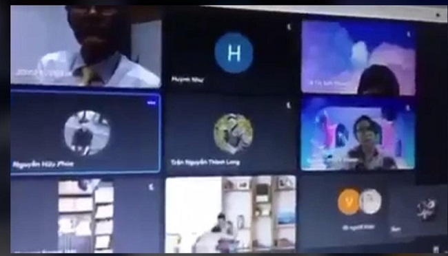 full clip cặp đ&ocirc;i sinh vi&ecirc;n đang l&agrave;m chuyện ấy m&agrave; qu&ecirc;n tắt camera khi học online