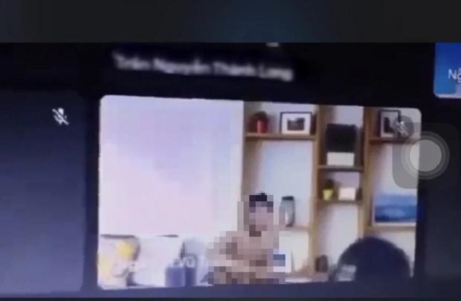 link xem full clip cặp đ&ocirc;i sinh vi&ecirc;n đang l&agrave;m chuyện ấy m&agrave; qu&ecirc;n tắt camera khi học online