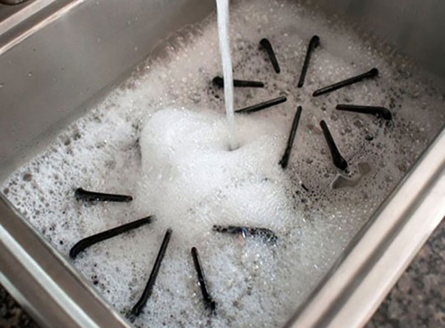 Vệ sinh nh&agrave; ở v&agrave; kiềng bếp