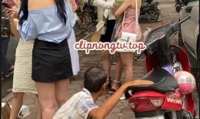 Clip người đàn ông biến thái tại phố chụp ảnh Hà Nội Phan Đình Phùng