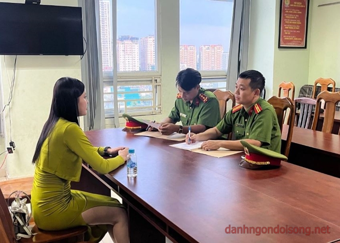 Clip chống tối cổ của tiếp viên hàng không Mỹ Hạnh