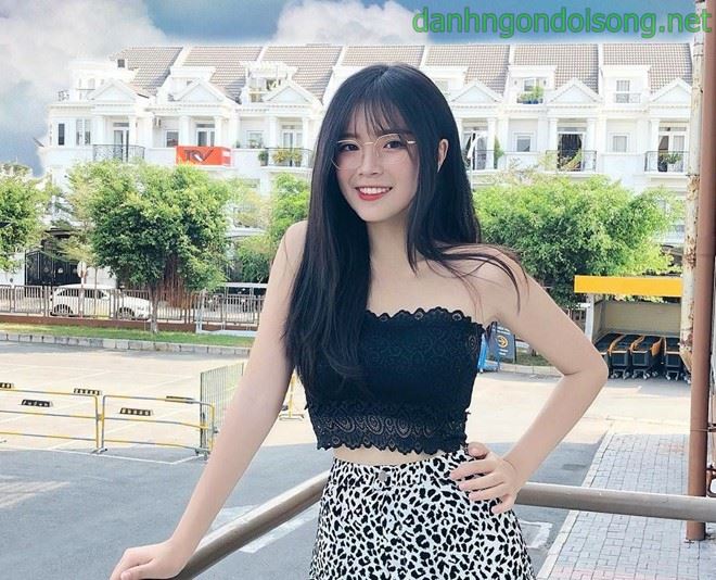 Top ảnh g&aacute;i xinh đeo mắt k&iacute;nh dễ thương