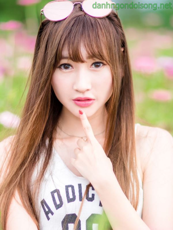 Top ảnh g&aacute;i xinh đeo mắt k&iacute;nh dễ thương