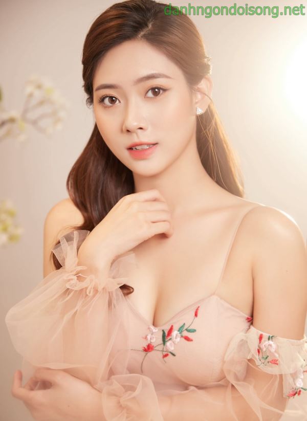 Top ảnh g&aacute;i xinh đeo mắt k&iacute;nh dễ thương