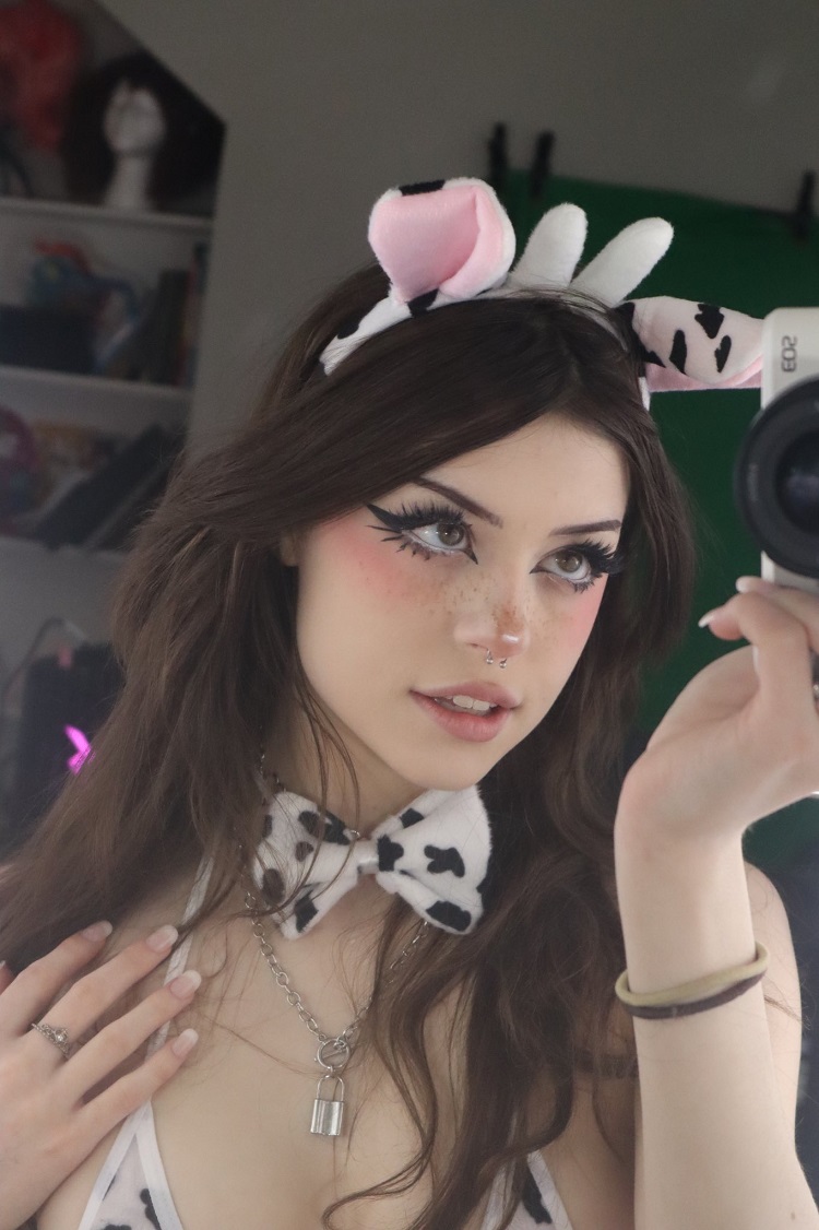 Hình ảnh Hannahowo 2k2 lộ clip ảnh nóng trên Onlyfans