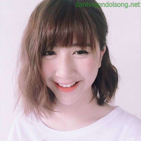 Ảnh g&aacute;i xinh t&oacute;c ngang vai 2k9