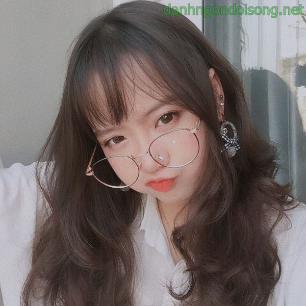 Ảnh g&aacute;i xinh t&oacute;c ngang vai 2k9