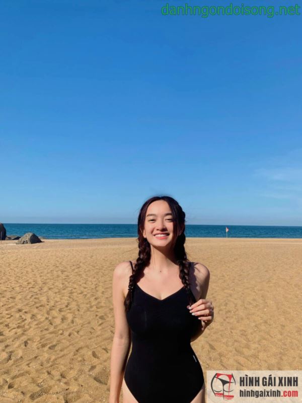 Ảnh g&aacute;i xinh t&oacute;c ngang vai 2k9