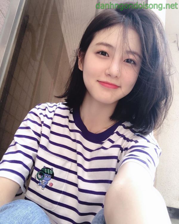 Ảnh g&aacute;i xinh t&oacute;c ngang vai 2k9