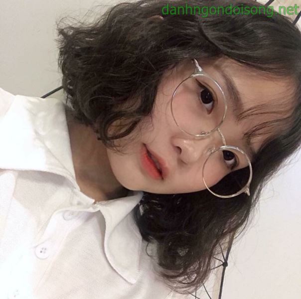 Ảnh g&aacute;i xinh t&oacute;c ngang vai 2k9