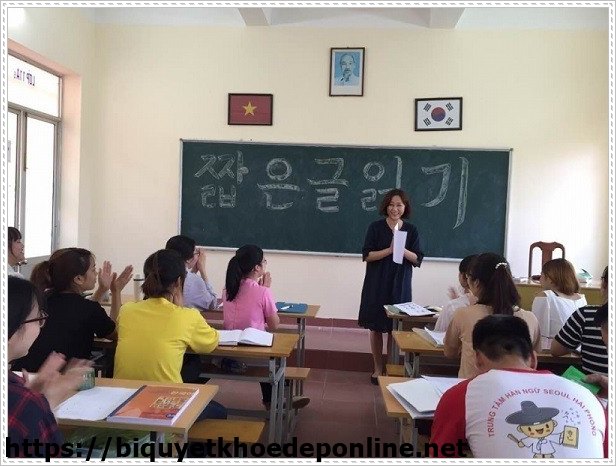 học tiếng Hàn giao tiếp tại lớp học