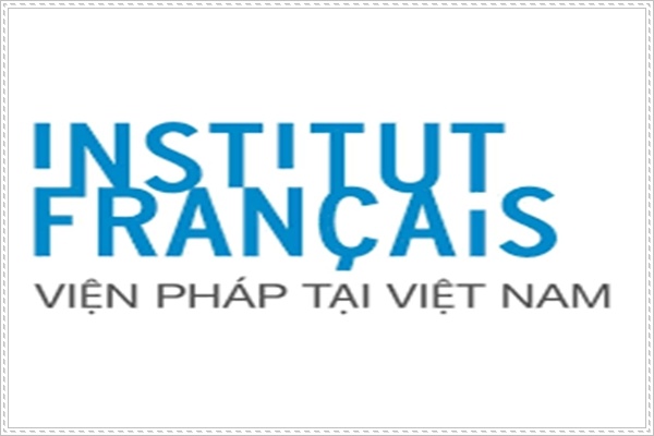 Học tiếng Ph&aacute;p tại trung t&acirc;m.