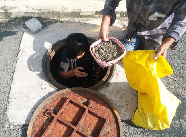 Nạo v&eacute;t hố ga quận 7 gi&aacute; rẻ nhất TPHCM