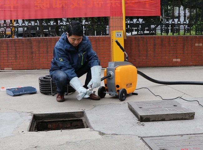Nạo v&eacute;t hố ga huyện B&igrave;nh Ch&aacute;nh Hưng Ph&aacute;t sử dụng trang thiết bị hiện đại