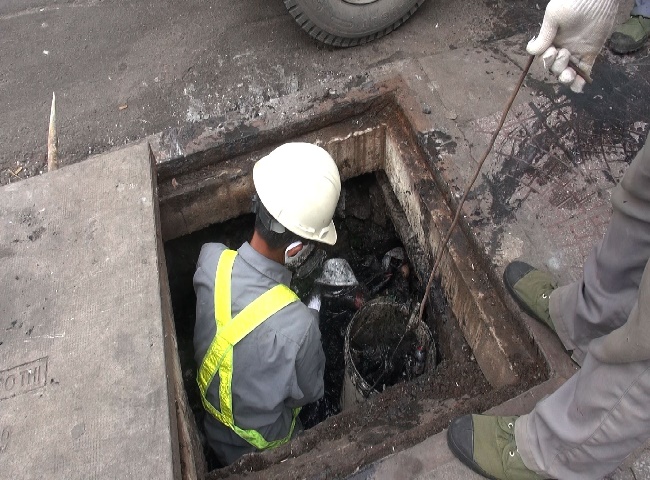 Những c&aacute;ch xử l&yacute; m&ugrave;i h&ocirc;i hố ga hiệu quả