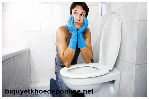 Những nguy&ecirc;n nh&acirc;n dẫn đến t&igrave;nh trạng bồn cầu bị r&ograve; rỉ nước