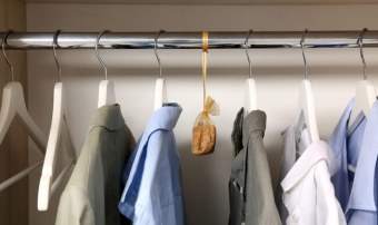  Mách bạn cách khử mùi tủ quần áo nhanh nhất