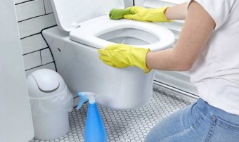 Mẹo dùng thuốc khử mùi hôi nhà vệ sinh