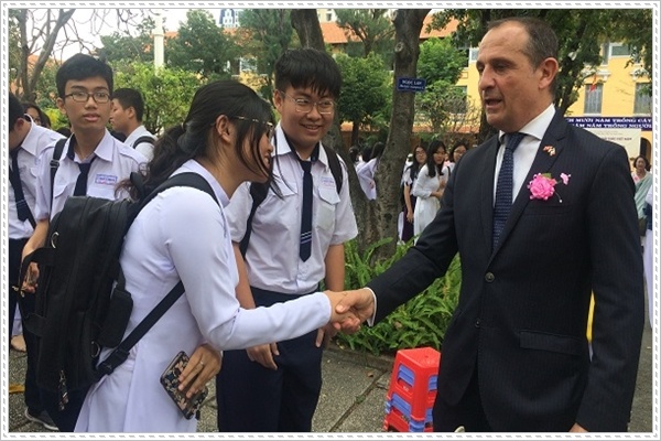 trung t&acirc;m dạy tiếng Ph&aacute;p