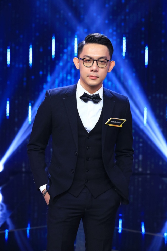 tống đ&ocirc;ng khu&ecirc; lộ clip